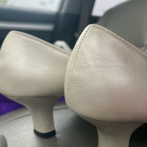 Swea’ Pea & Lilli 1 inch heels. Youth size 4. - Picture 4 of 4